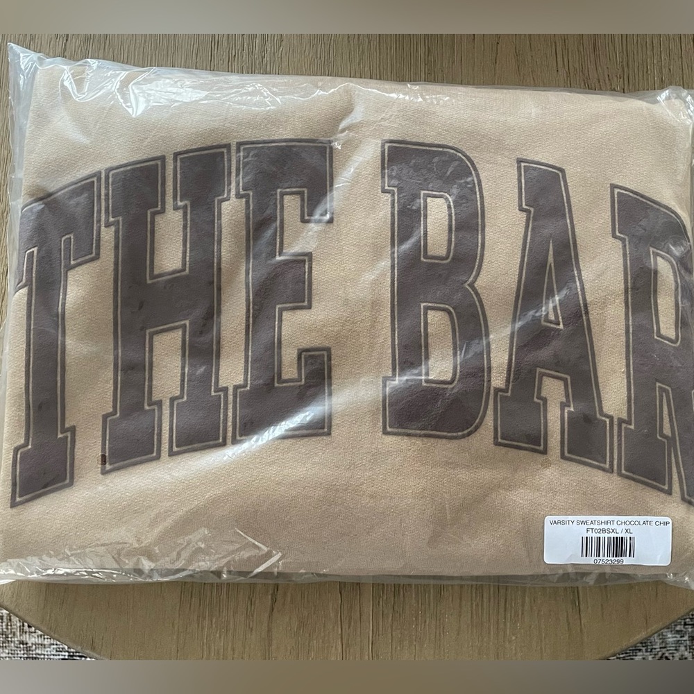 The bar varsity sweatshirt size XL color chocolate chip , NWT